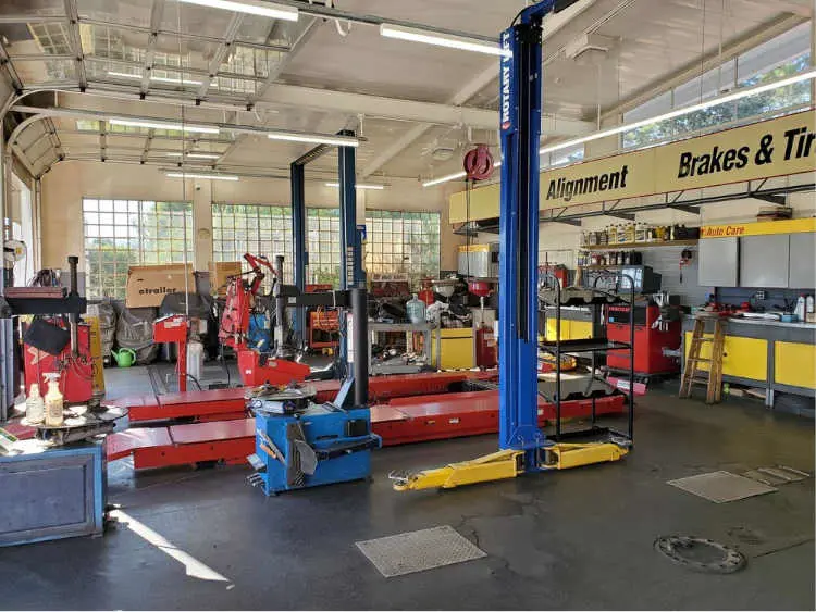 inside of Specialized Auto's shop